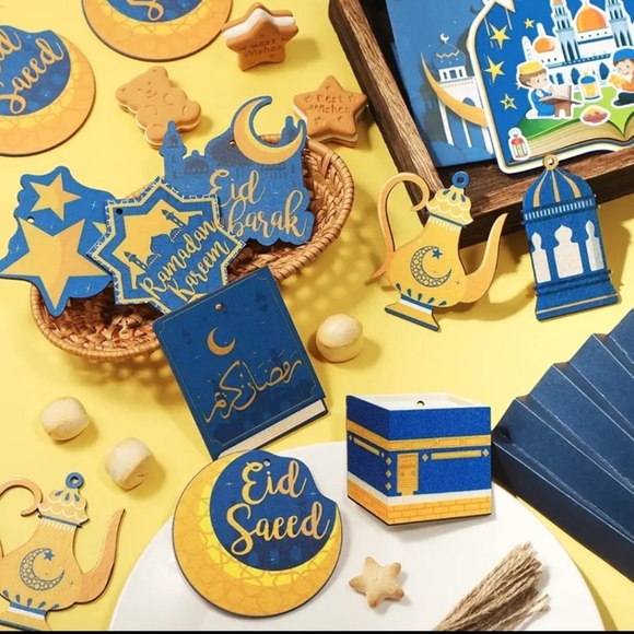 10 peice Eid Mubarak and Ramadan Kareem hanging ornaments/ Eid and Ramadan party - Picture 4 of 9